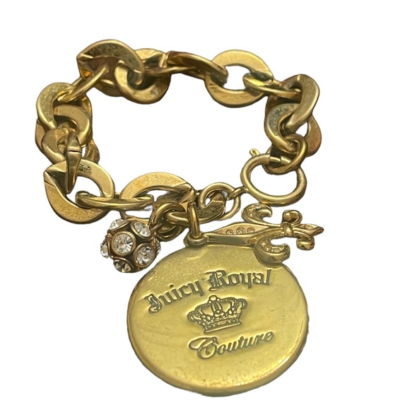 Juicy Couture Jewelry - 74 Juicy Couture charm bracelet 💜